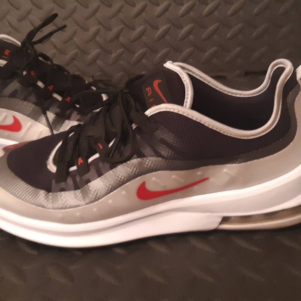 Nike Air Max Axis